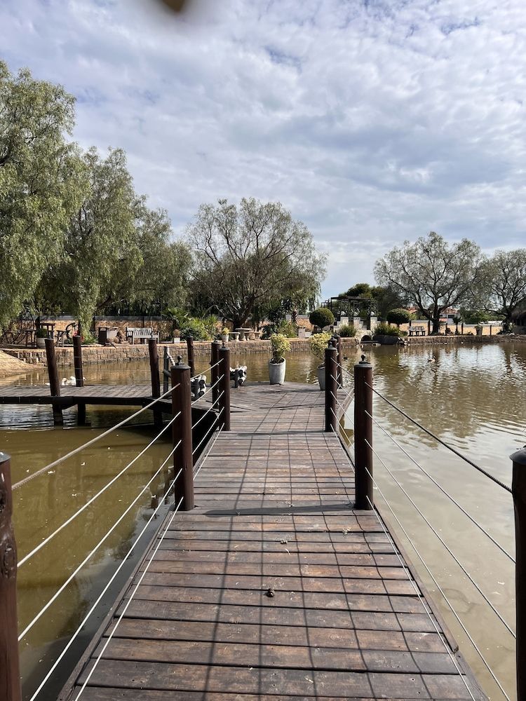 Swan Lake Suites Superior Suite 8