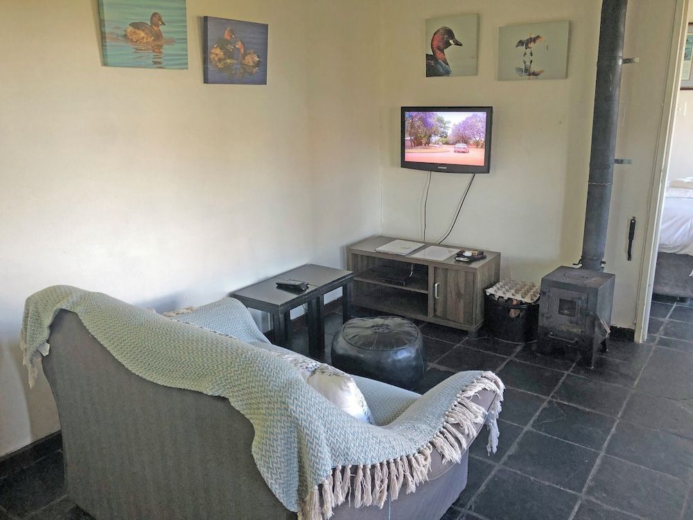 Hills and Dales Accommodation Standard Apartment, 1 Bedroom (Dabchick) 9