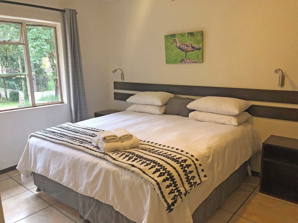 Hills and Dales Accommodation Apartment, 2 Bedrooms (Hadeda) 3