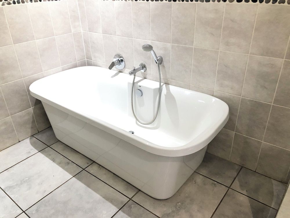 Hills and Dales Accommodation Romantic Cottage, 2 Bedrooms (Fish Eagle) 18