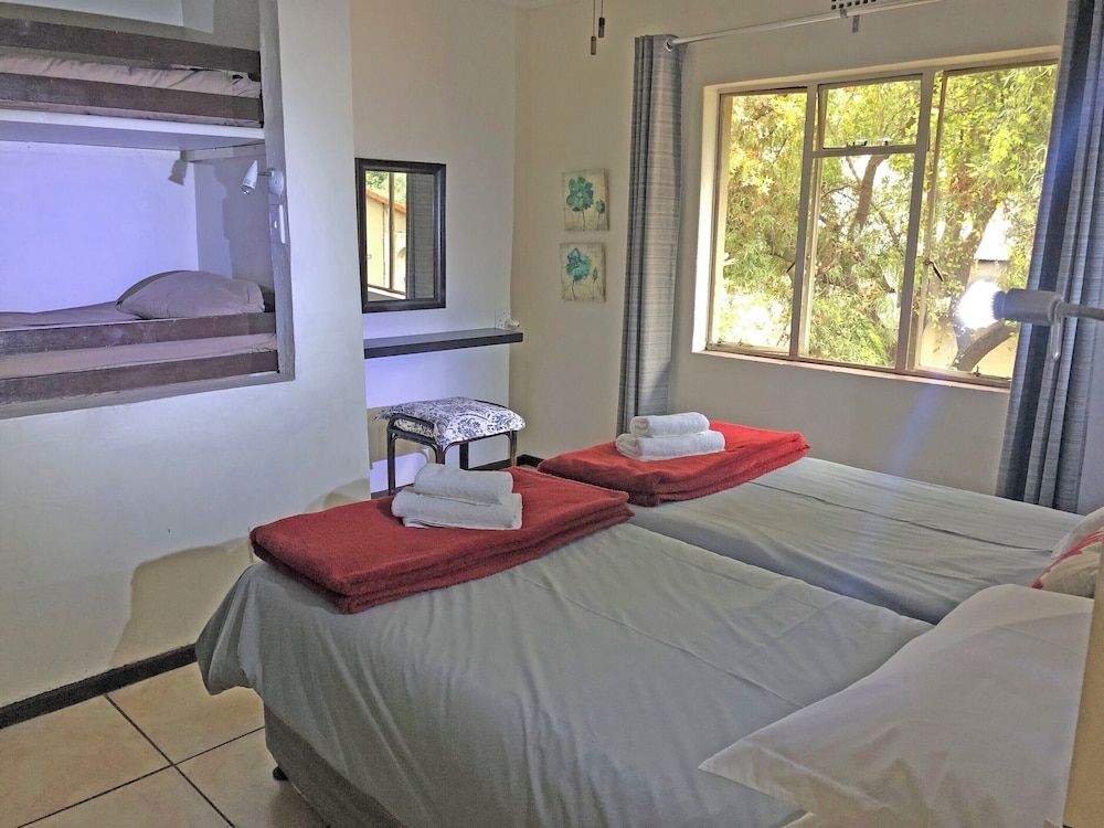 Hills and Dales Accommodation Apartment, 2 Bedrooms (Hadeda) 6