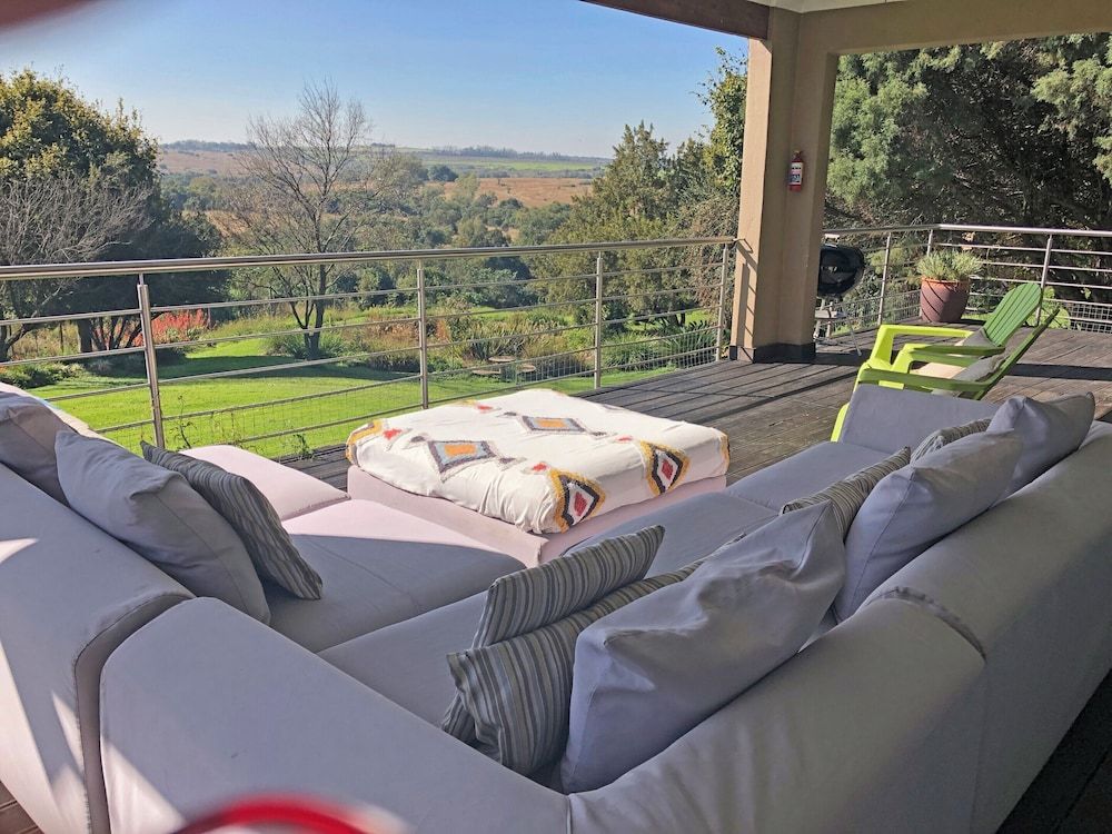 Hills and Dales Accommodation Romantic Cottage, 2 Bedrooms (Fish Eagle) 9