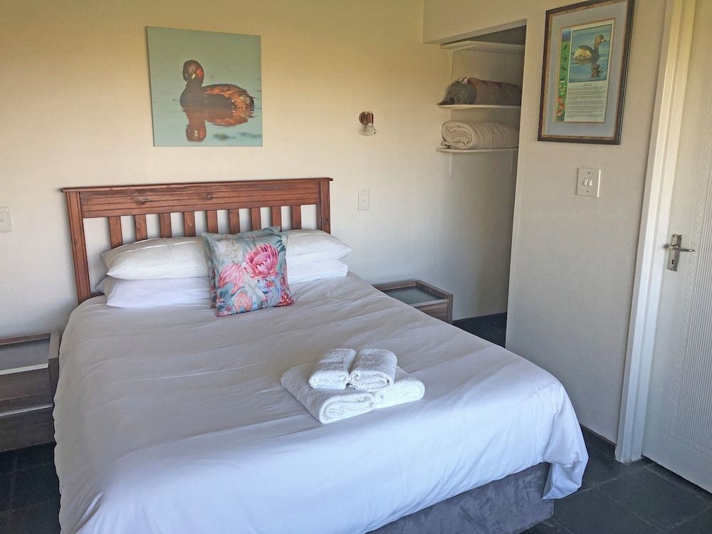 Hills and Dales Accommodation Standard Apartment, 1 Bedroom (Dabchick) 3