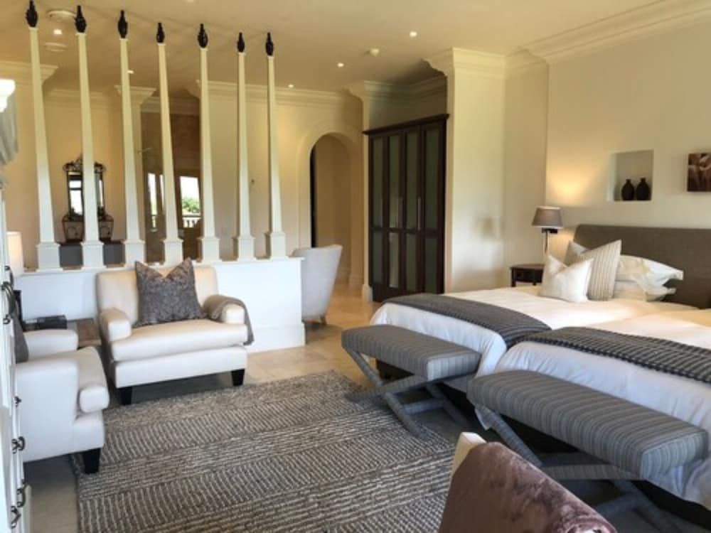 Premium Studio Suite, 2 Double Beds, Courtyard View