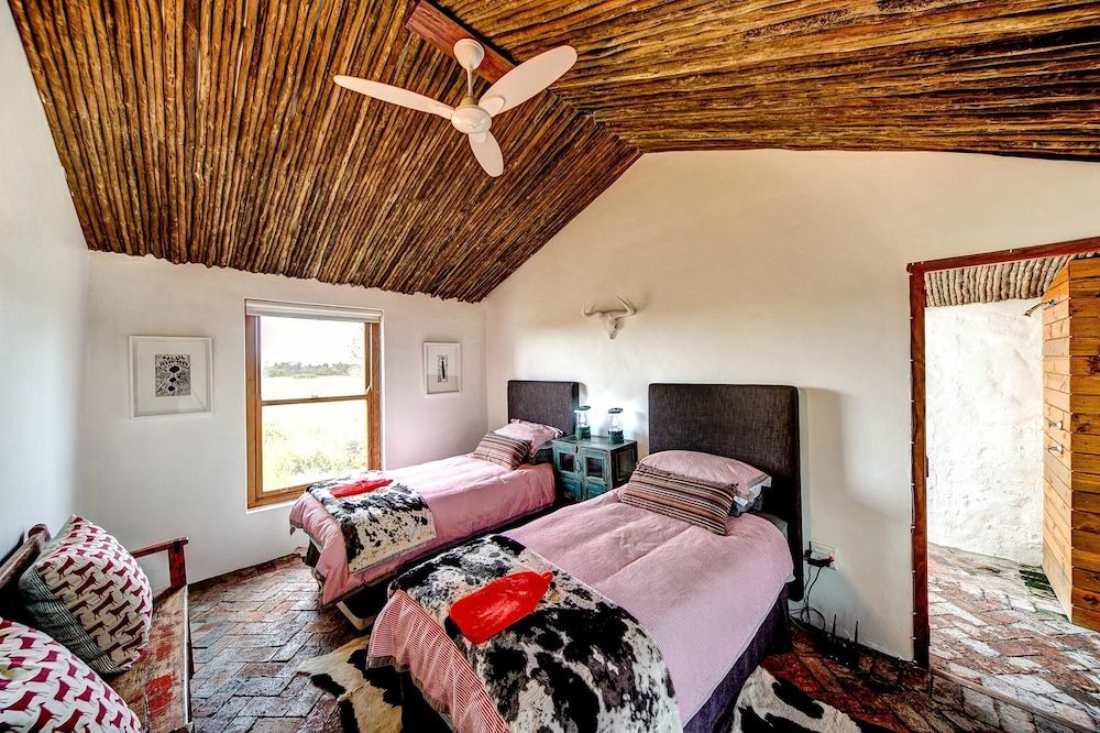 House, 2 Bedrooms (Bush House)