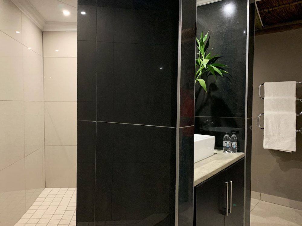 Little Eden Guest Lodge Deluxe Suite 5