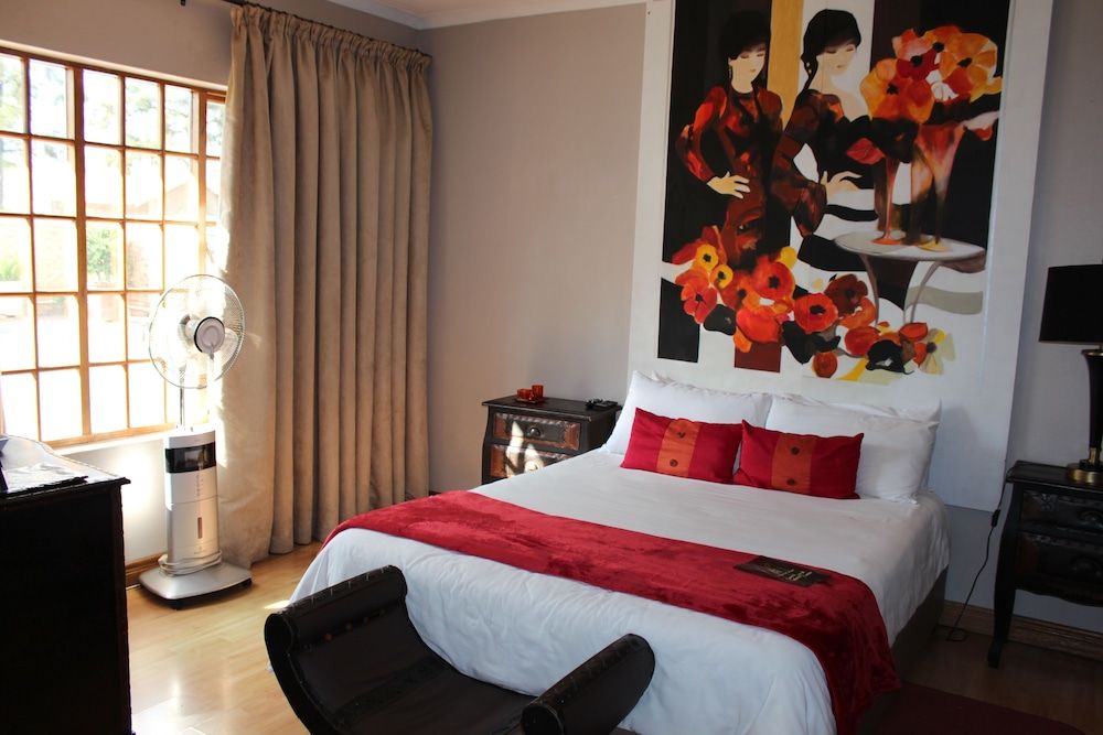 Superior Room (Queen)