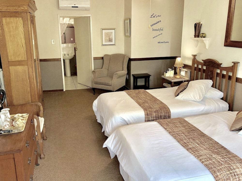 Twin Room (Room 6)