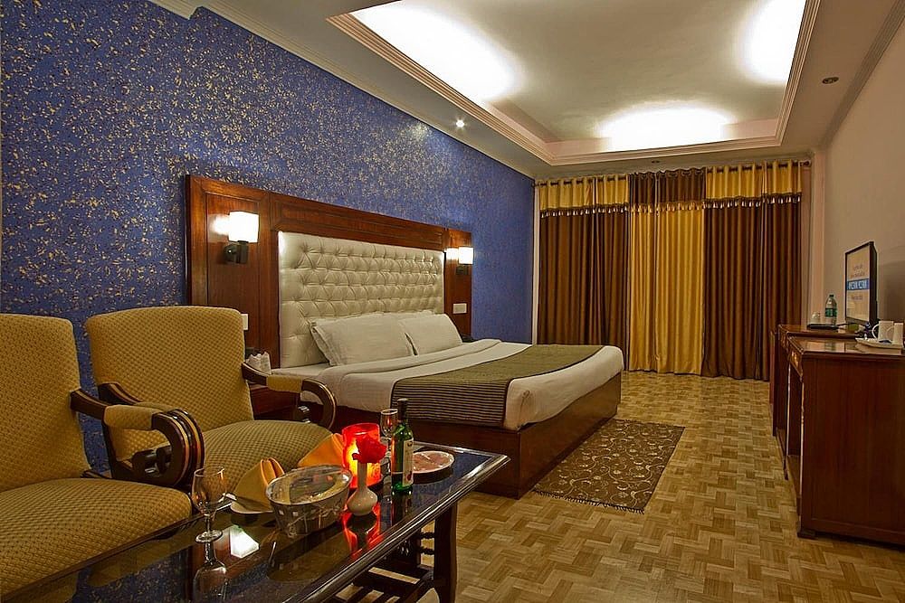 Royal Park Resorts and spa ( A River side Resort ) Luxury Rooms With Balcony (River & Valley View) - CENTRALLY HEATED ROOMS 3