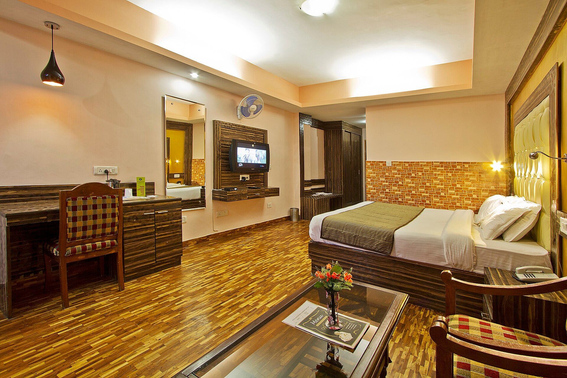 Park Suites With Balcony (Bathtub, River & Valley View) - CENTRALLY HEATED ROOMS