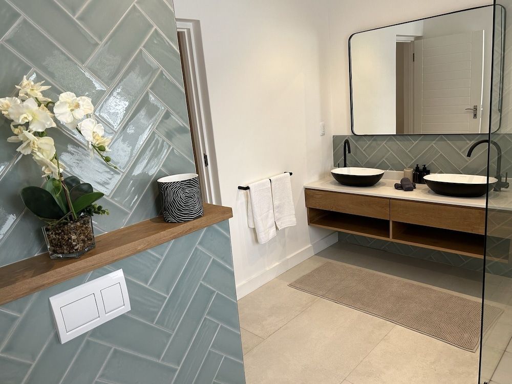 Mirabelle Guesthouse Luxury Room, 1 King Bed, Non Smoking, Pool View 5