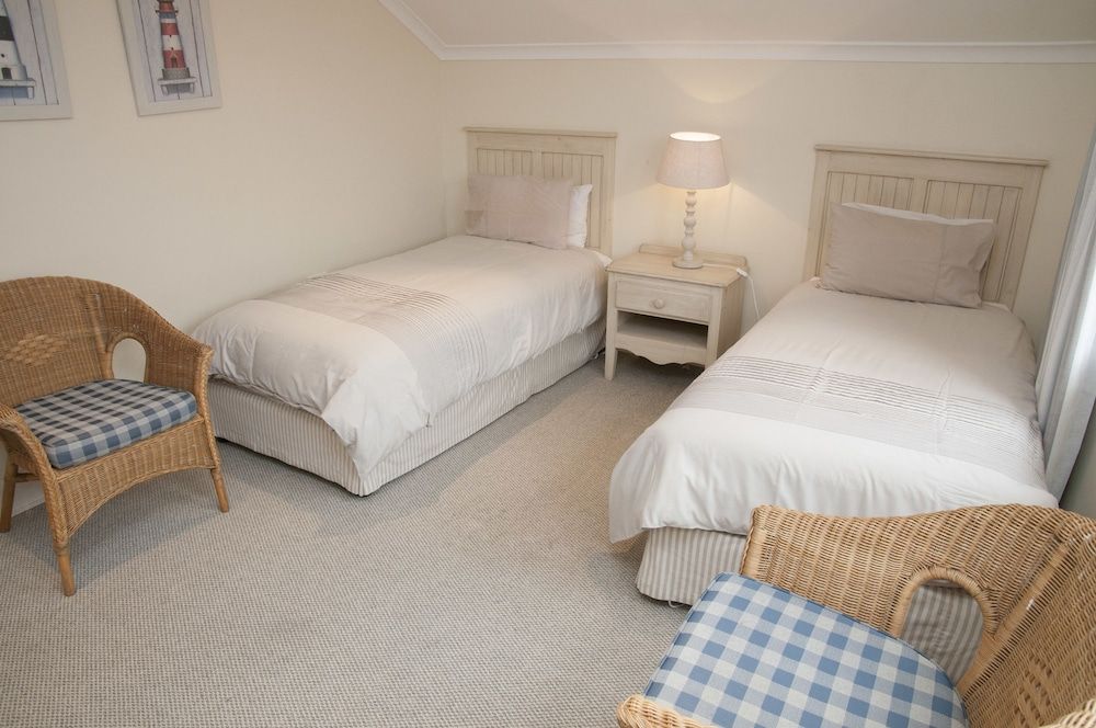 undefined Villa 17 7