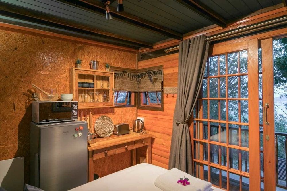 Knysna Lodge Self Catering Accommodation Exclusive Tree House, 1 Double Bed, Lagoon View (3) 2