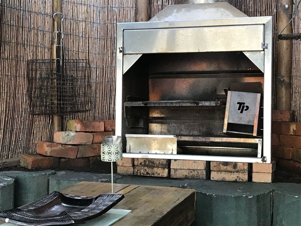 Knysna Lodge Self Catering Accommodation Exclusive Cabin, 1 Bedroom, Lagoon View 2