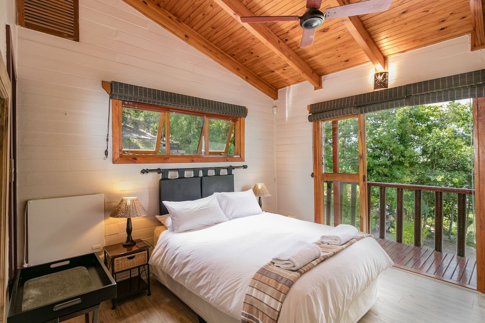 Knysna Lodge Self Catering Accommodation Comfort House, 4 Bedrooms 4