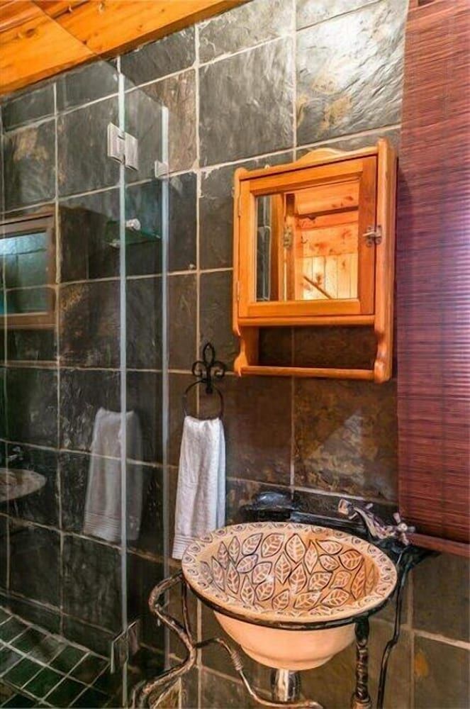 Knysna Lodge Self Catering Accommodation Comfort House, 4 Bedrooms 16