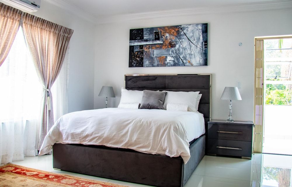 Grand Villa