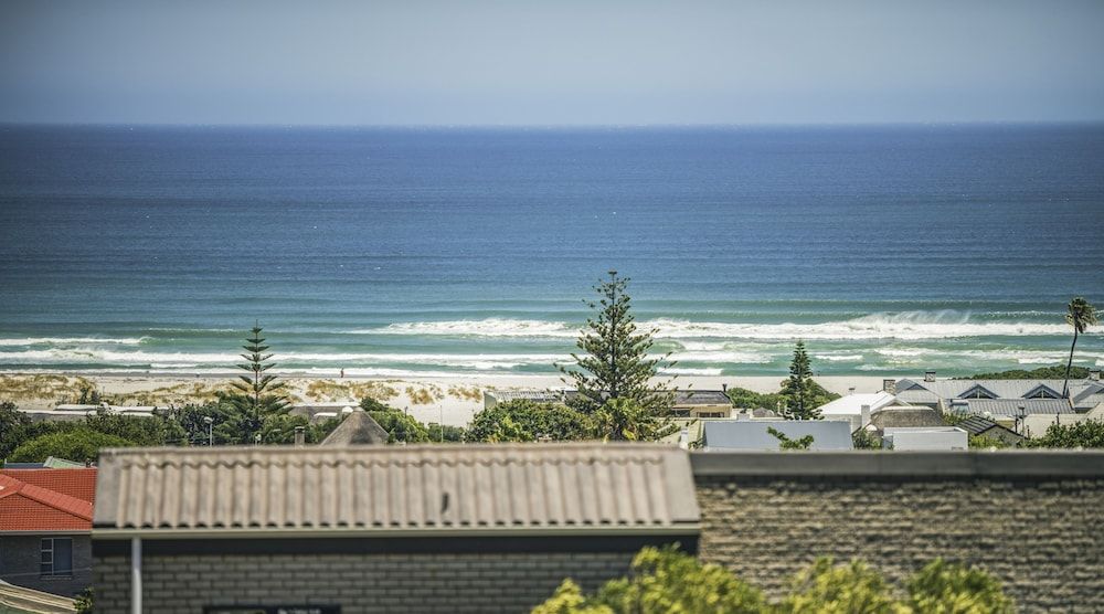 Home with an Ocean view Family House, 3 Bedrooms (Self catering Holiday Home) 4