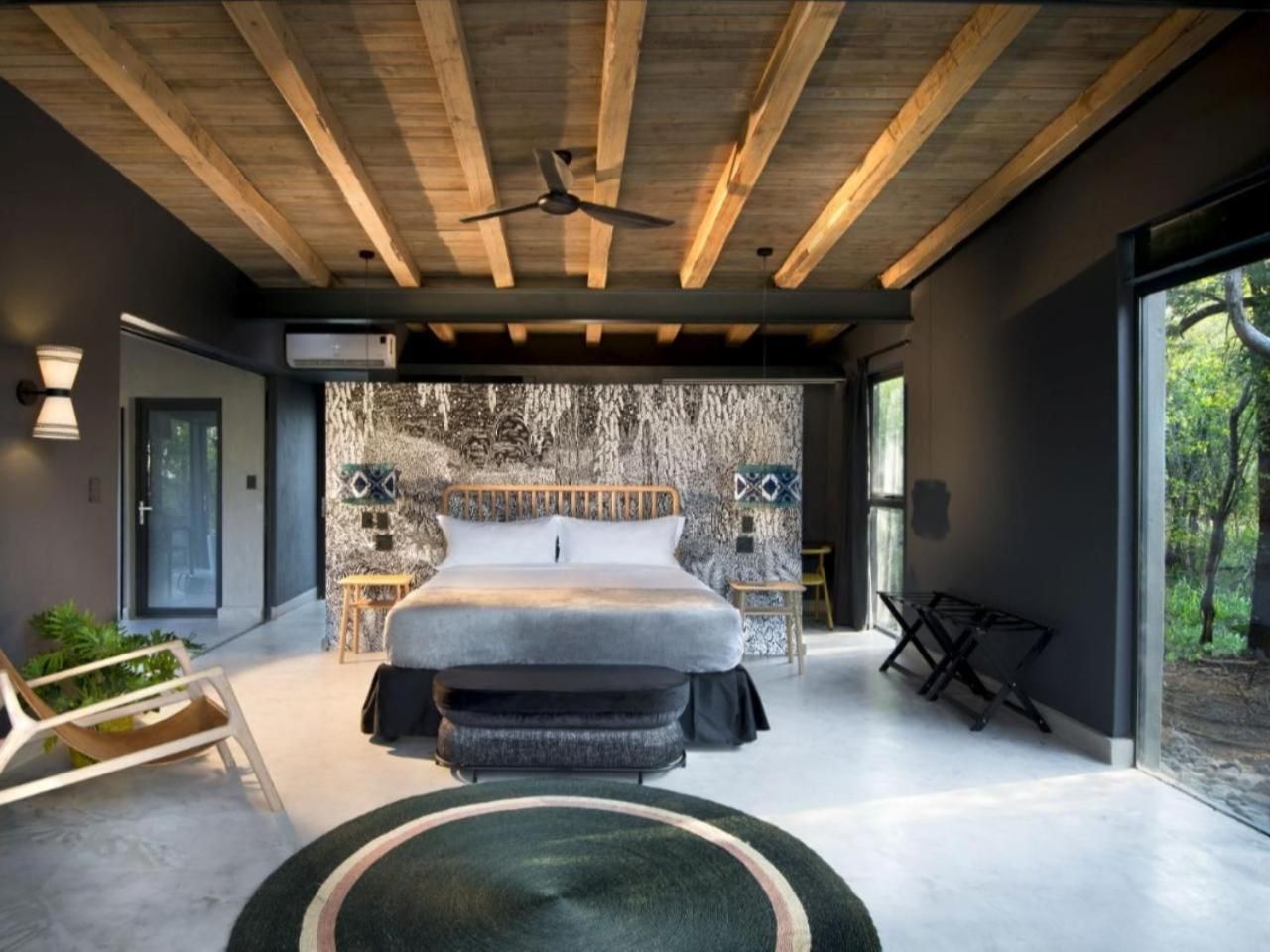 Mbazo Safaris Luxurious Room