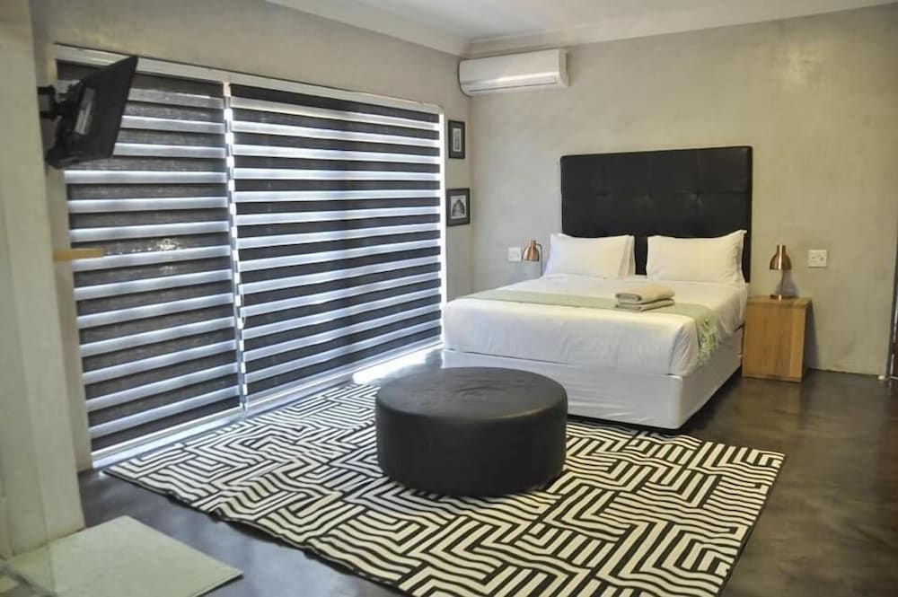 Anisa Guesthouse Double Room 4