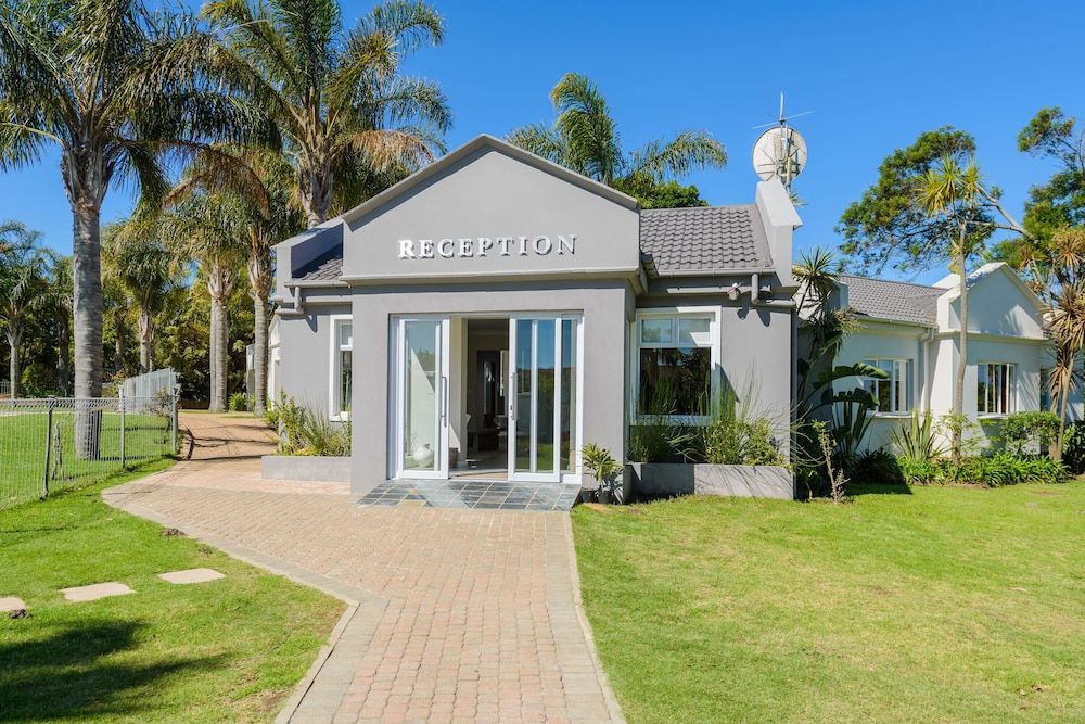 undefined Castleton 3