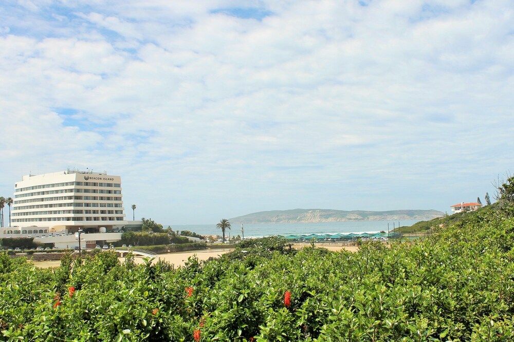 undefined Lands End 10