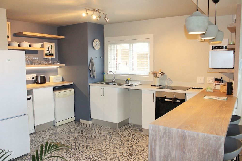 undefined Village Square 6 3