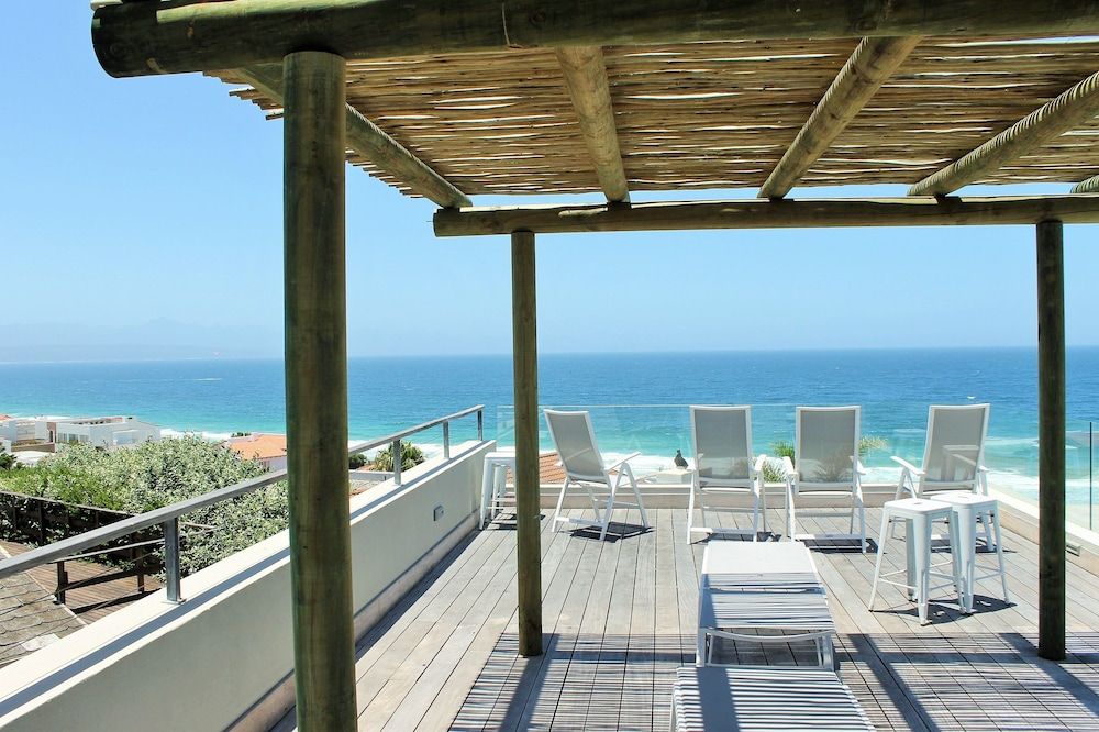 Betty Design House, 3 Bedrooms, Non Smoking, Ocean View 10