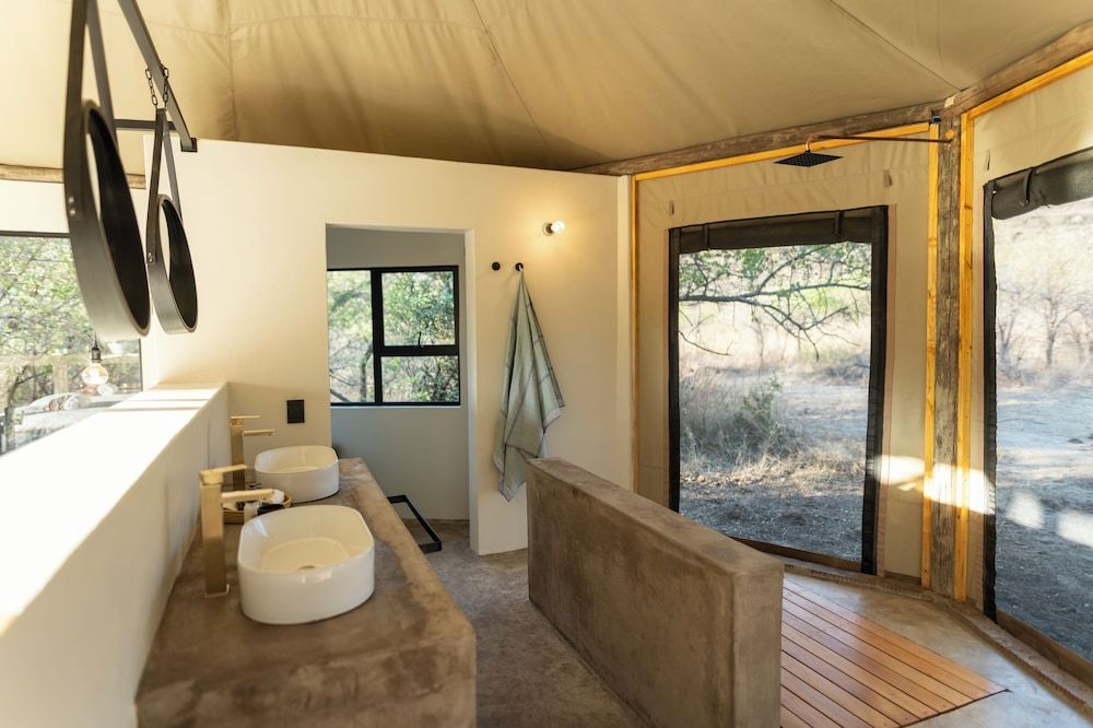 Sasi Bush Lodge Kiepersol Couple Tent 3