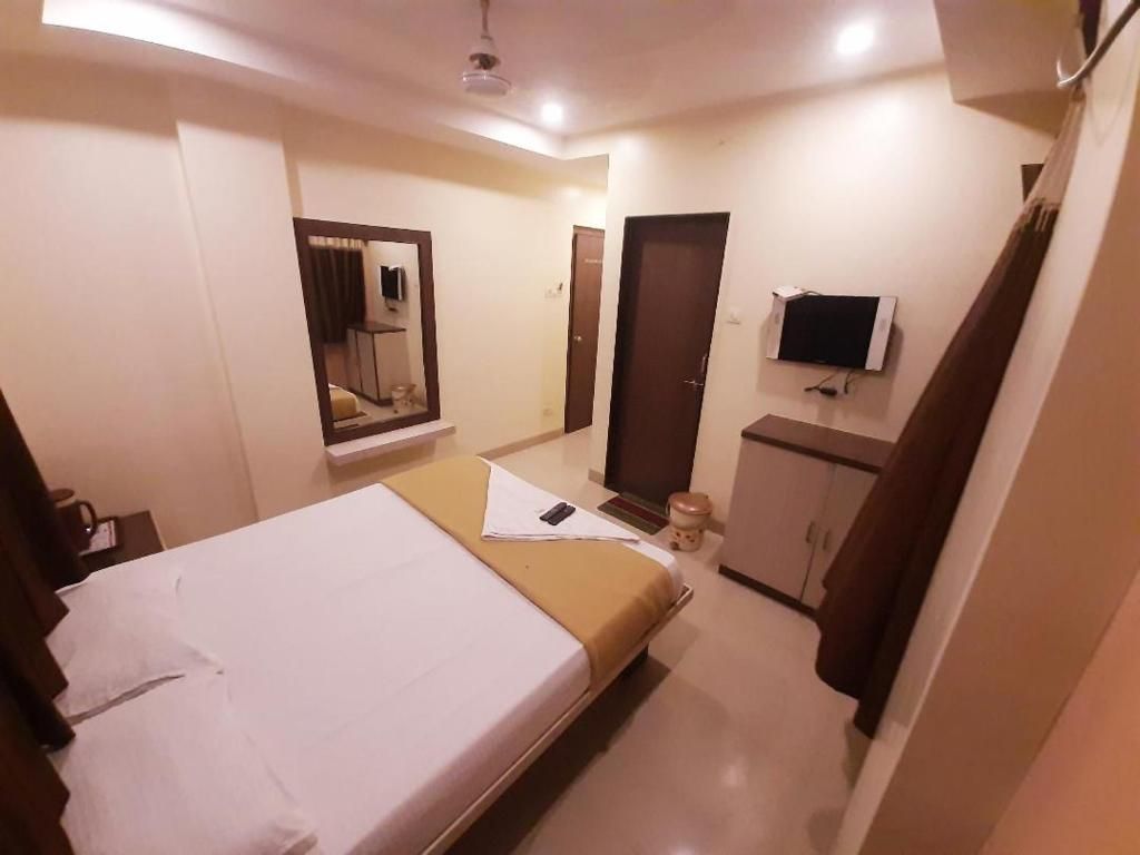 Hotel Sai Balaji Executive Double Bed Non AC 3