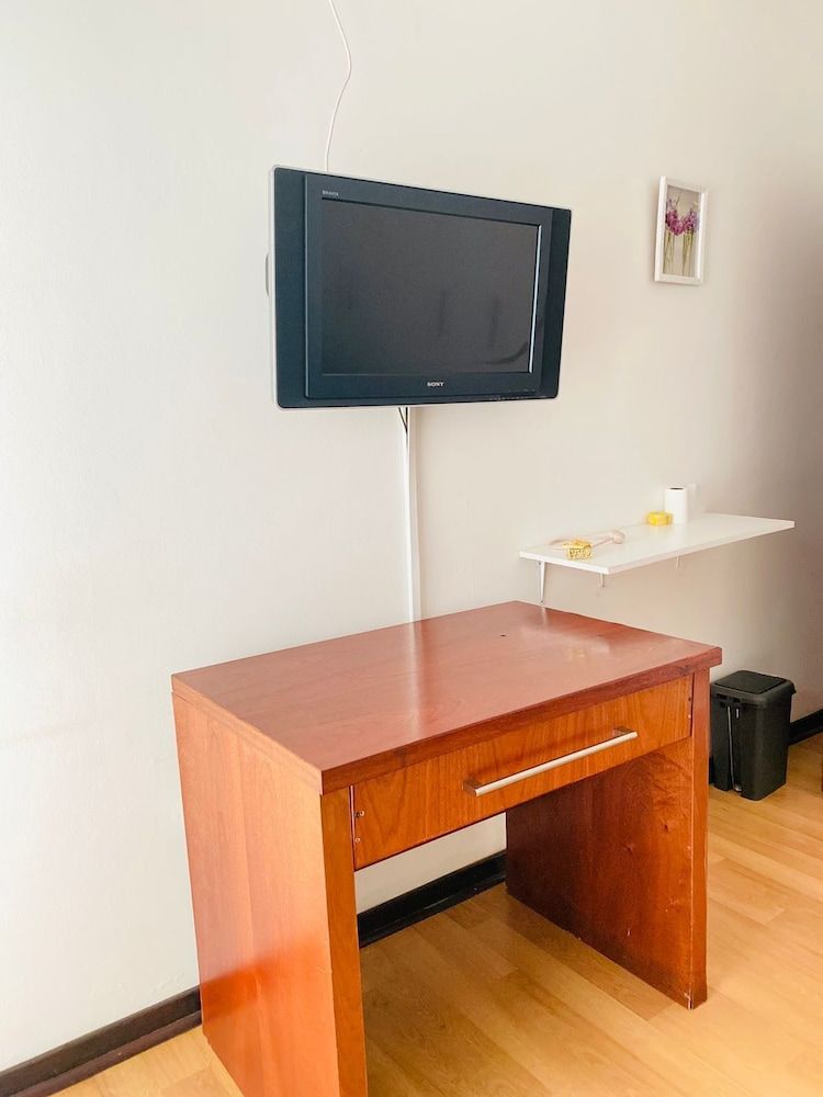 Airport Royal Guest House Standard Double Room 6