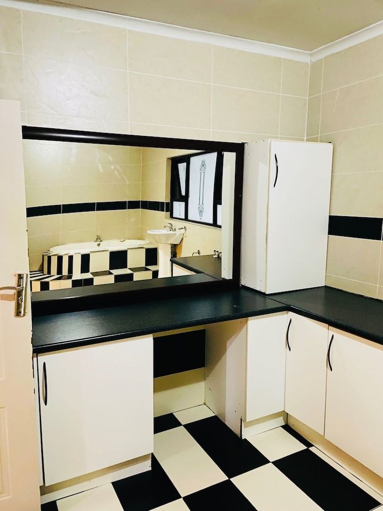 Airport Royal Guest House Standard Double Room 5