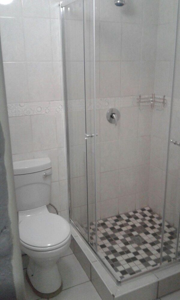 Acacia Guesthouse Standard Double Room, 1 Queen Bed 4