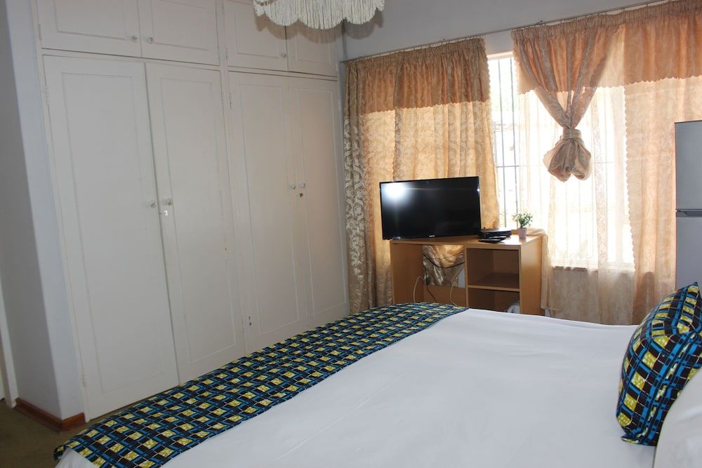 undefined 11 Eland Guest House 4