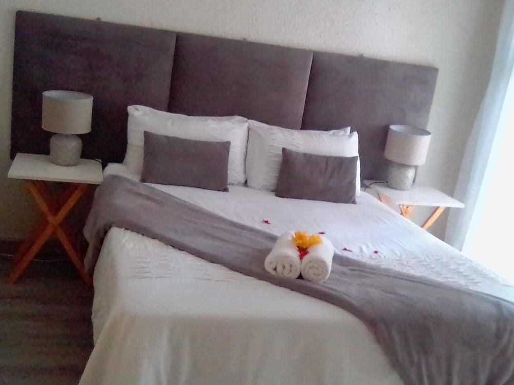 Khesa Guesthome Rhino Room 2