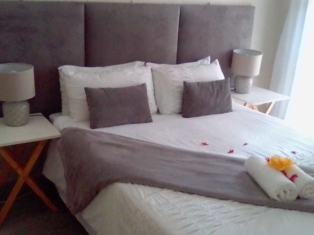 Khesa Guesthome Rhino Room 3