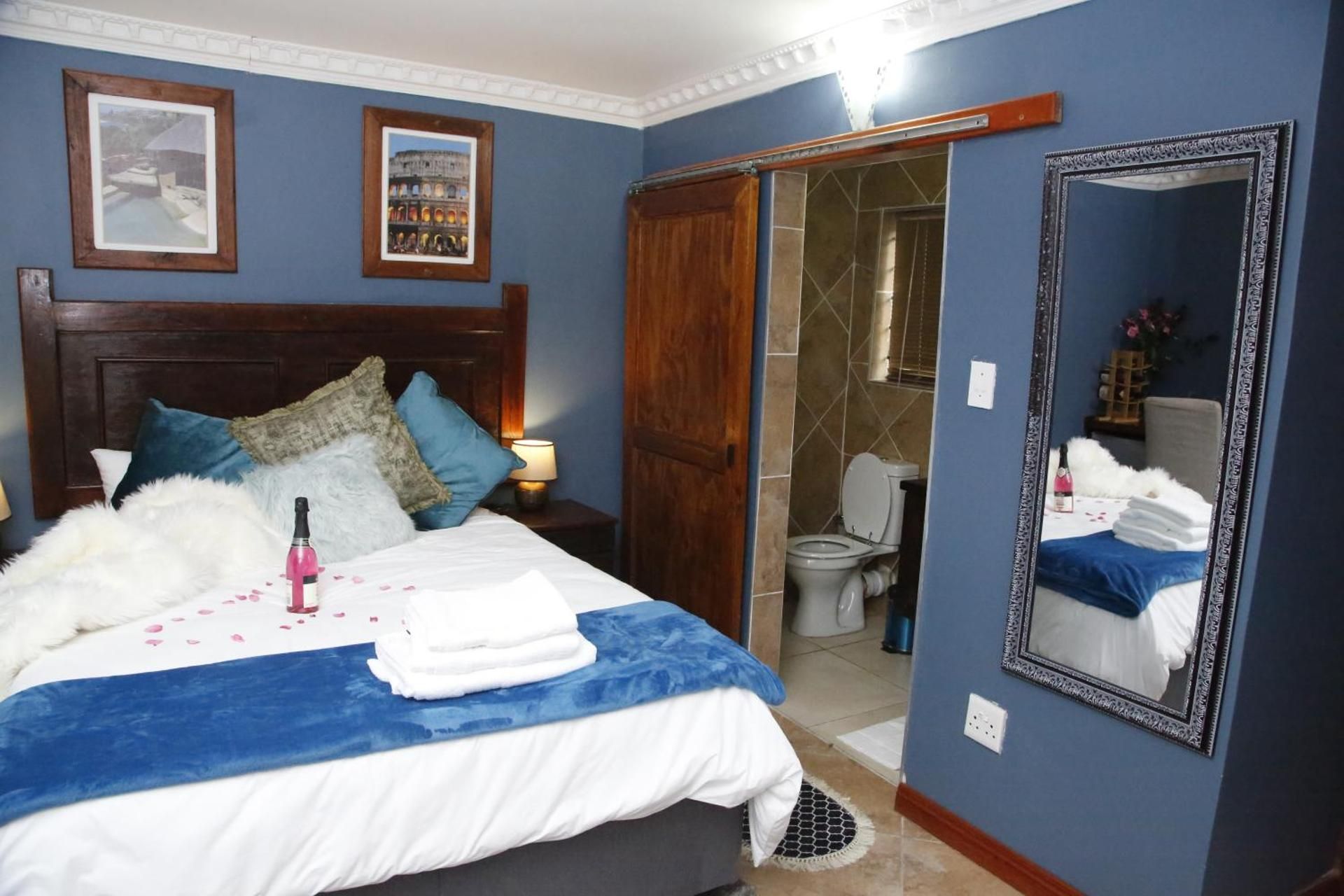 Travetel OR Tambo Airport Hotel Standard Double Room 4