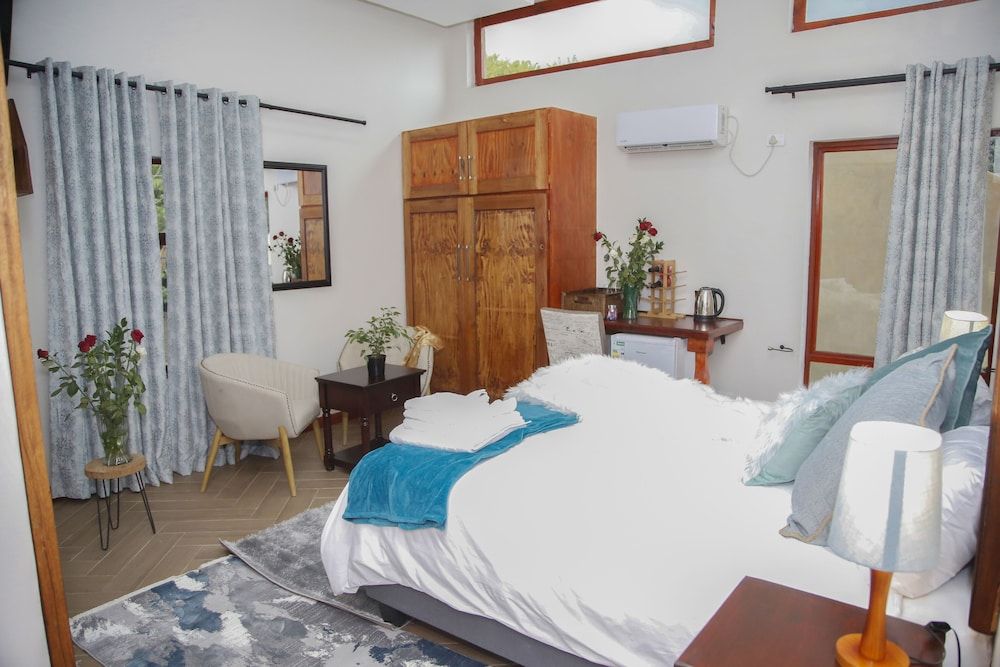 Travetel OR Tambo Airport Hotel Standard Double Room