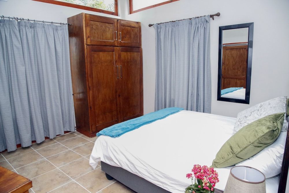 Travetel OR Tambo Airport Hotel