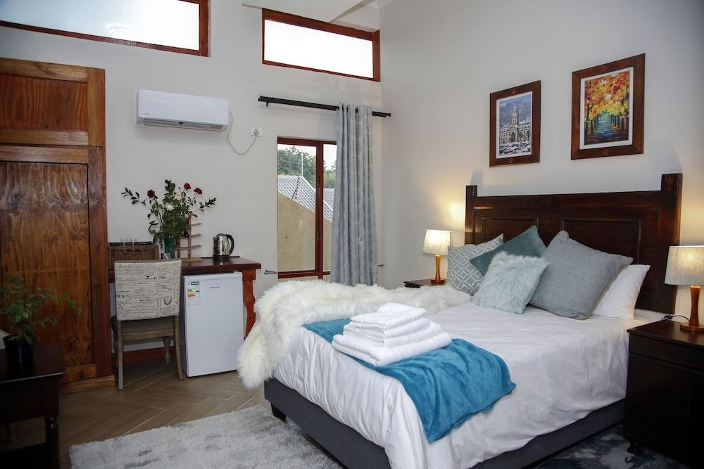 Travetel OR Tambo Airport Hotel Standard Double Room 2