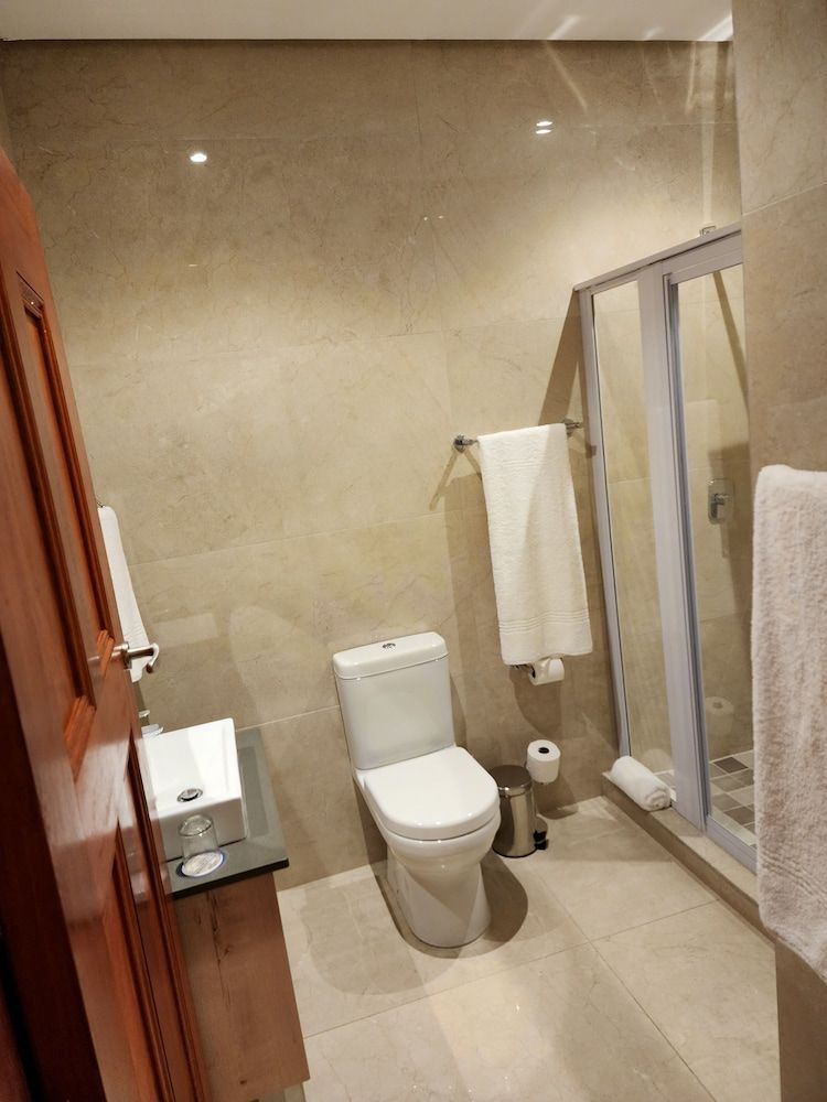 12 Oceans Hotel and Conference Centre Standard Room 4