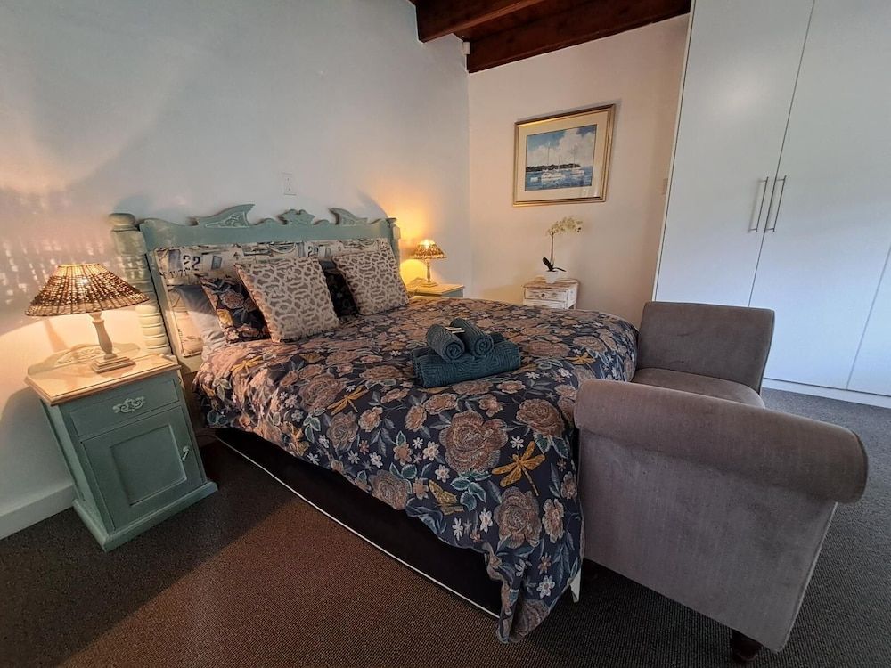 Fiore Guest Accommodation Deluxe Double Room 3