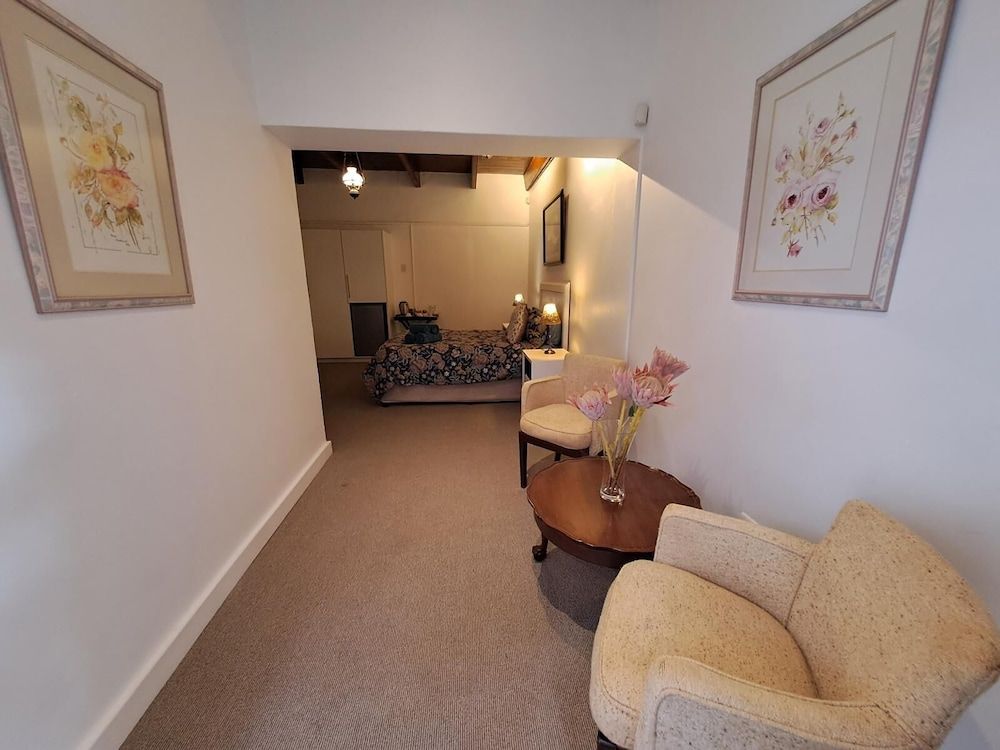 Fiore Guest Accommodation Luxury Double Room 8