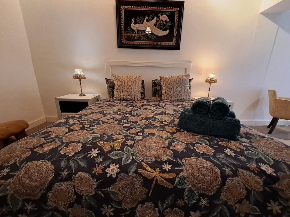 Fiore Guest Accommodation Luxury Double Room 4
