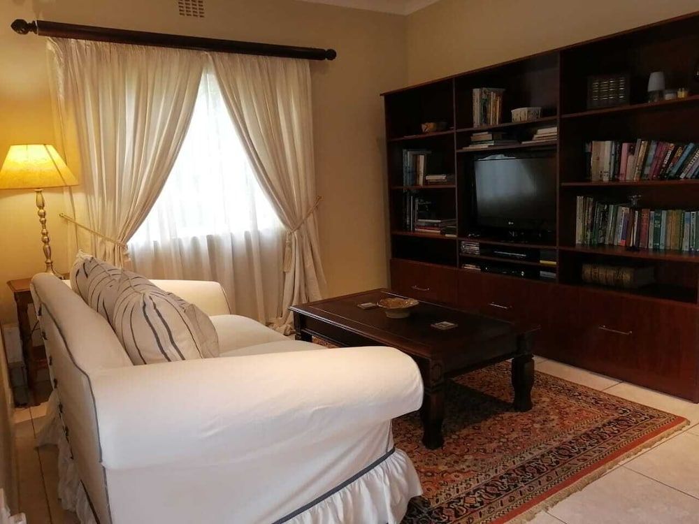 Fiore Guest Accommodation Deluxe Cottage (Fiore) 7