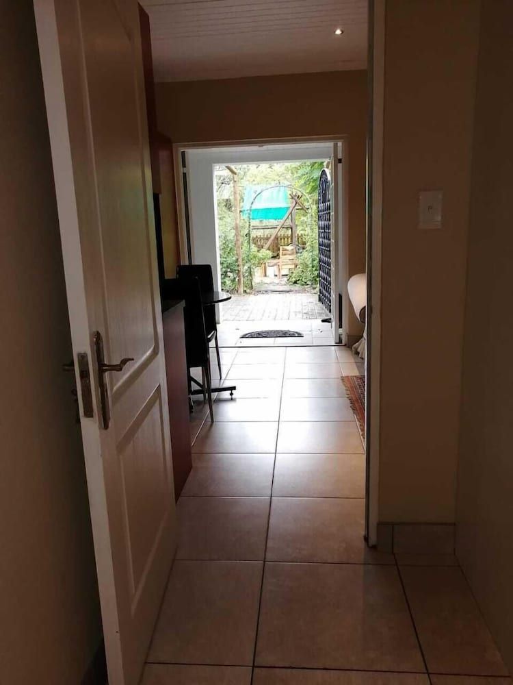 Fiore Guest Accommodation Deluxe Cottage (Fiore) 4