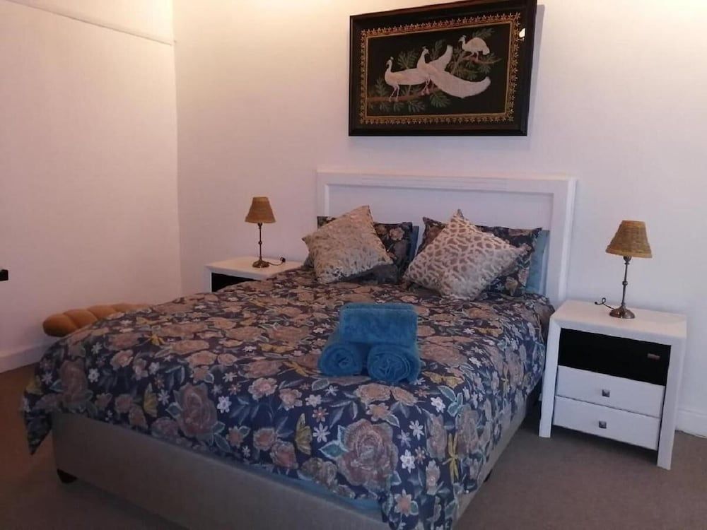 Fiore Guest Accommodation Luxury Double Room 2