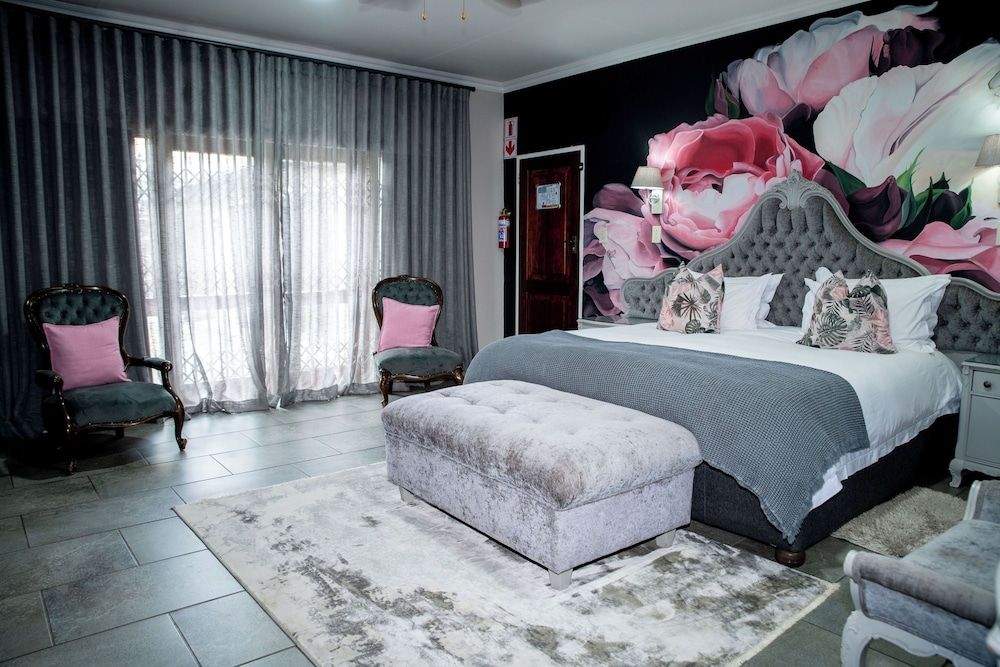 Iso'Bella Vita Guesthouse Deluxe King Room - Garden View 10