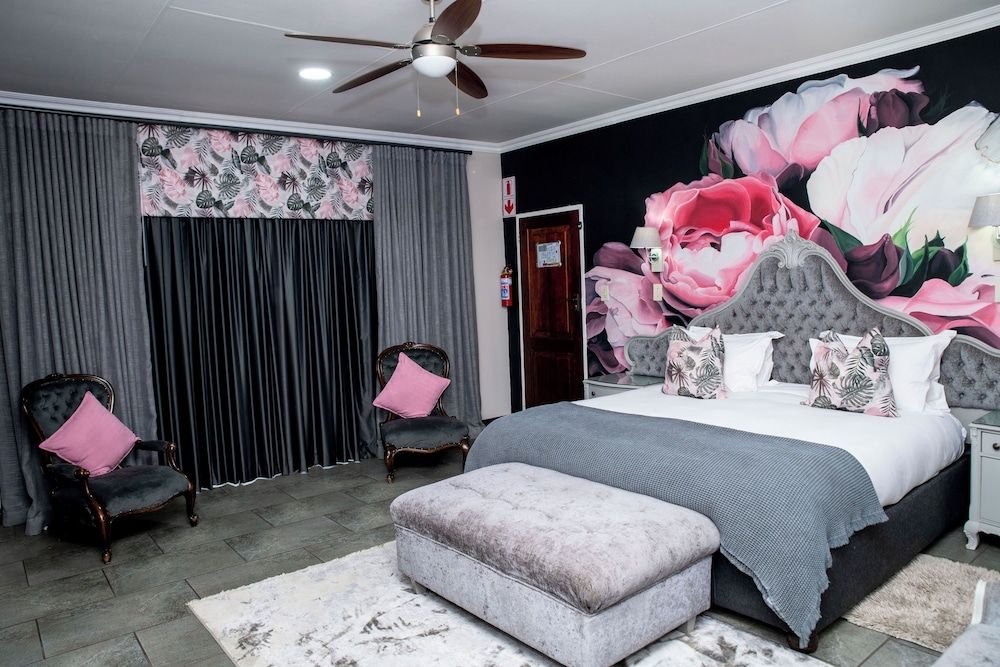 Iso'Bella Vita Guesthouse Deluxe King Room - Garden View 4