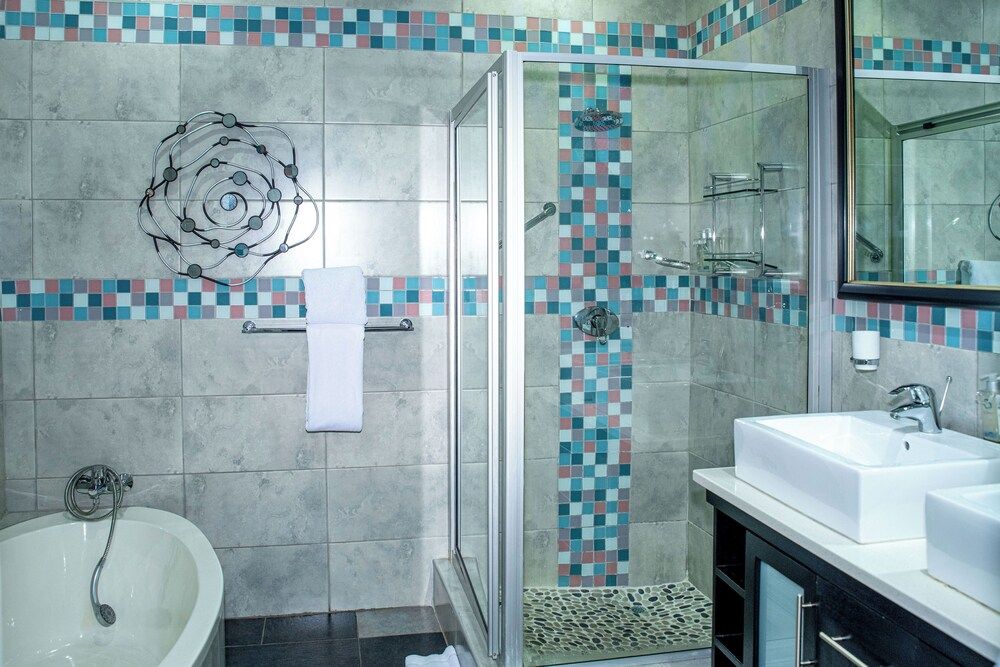 Iso'Bella Vita Guesthouse Deluxe King Room - Garden View 13